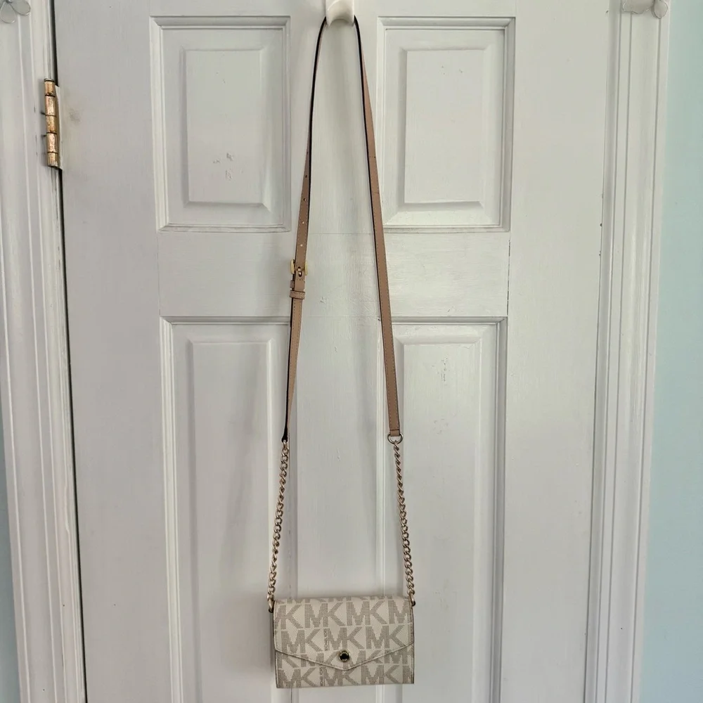 Michael Kors Jet Set Logo Crossbody Wallet Bag – Vanilla / Acorn - Picture 1 of 6